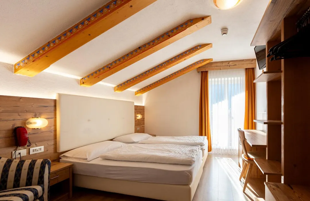 Hotel Cristallo-1