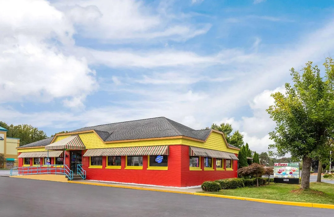 Days Inn & Suites By Wyndham Albany-1