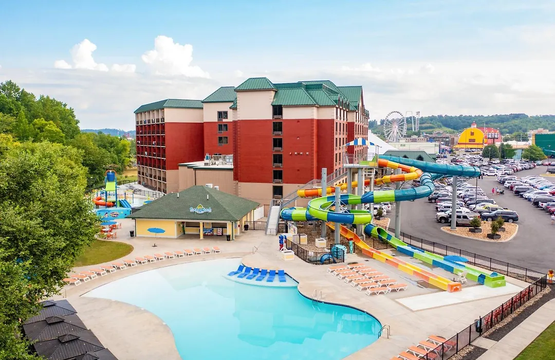 Country Cascades Waterpark Resort-1