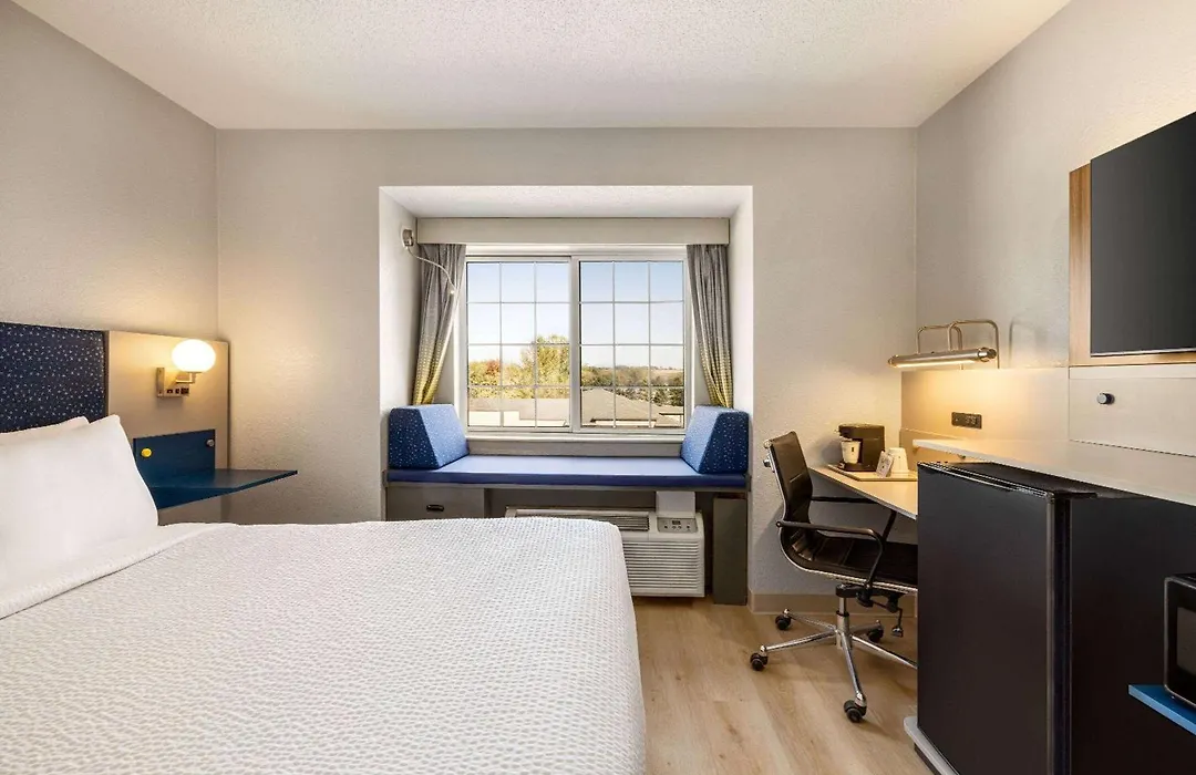 Microtel Inn & Suites By Wyndham New Ulm-1