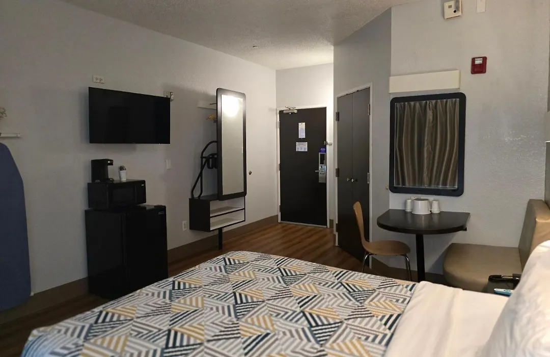Motel 6-Biloxi, Ms - Beach-1