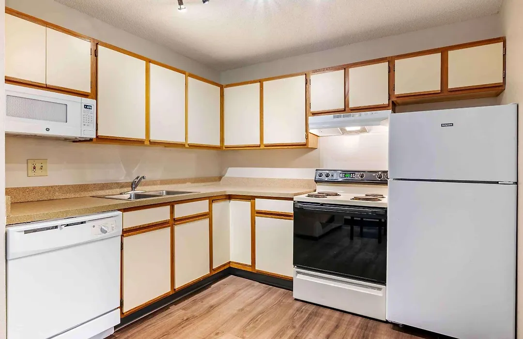 Extended Stay America Suites - Cincinnati - Blue Ash - Reed Hartman-1
