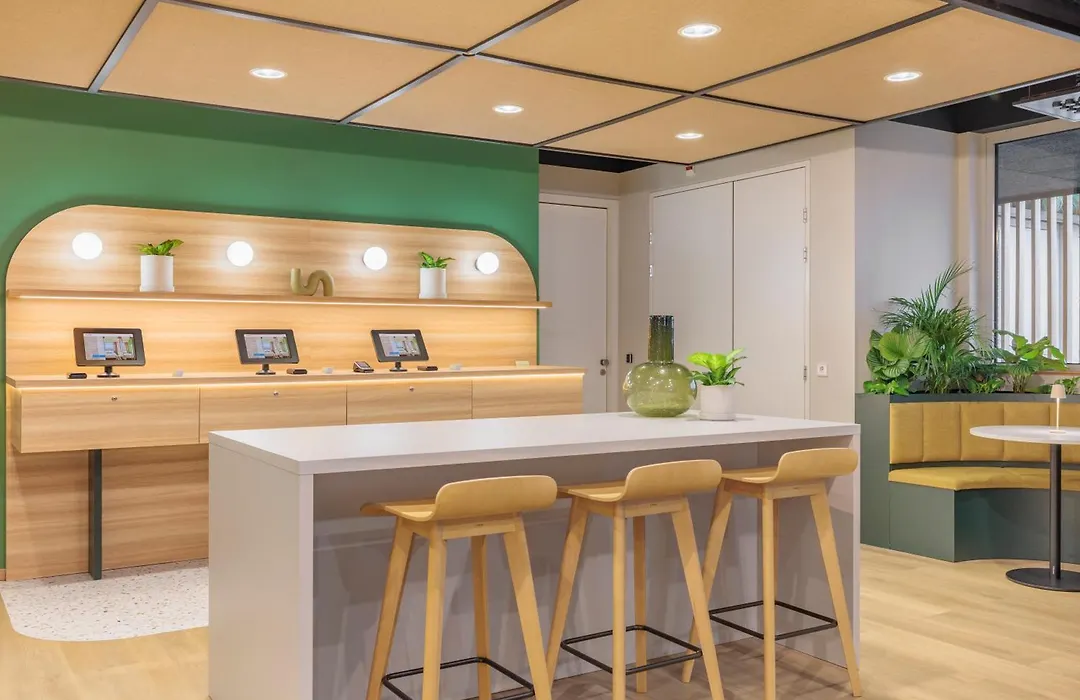 Maxhotel Amsterdam Airport Schiphol - Recently Renovated-1