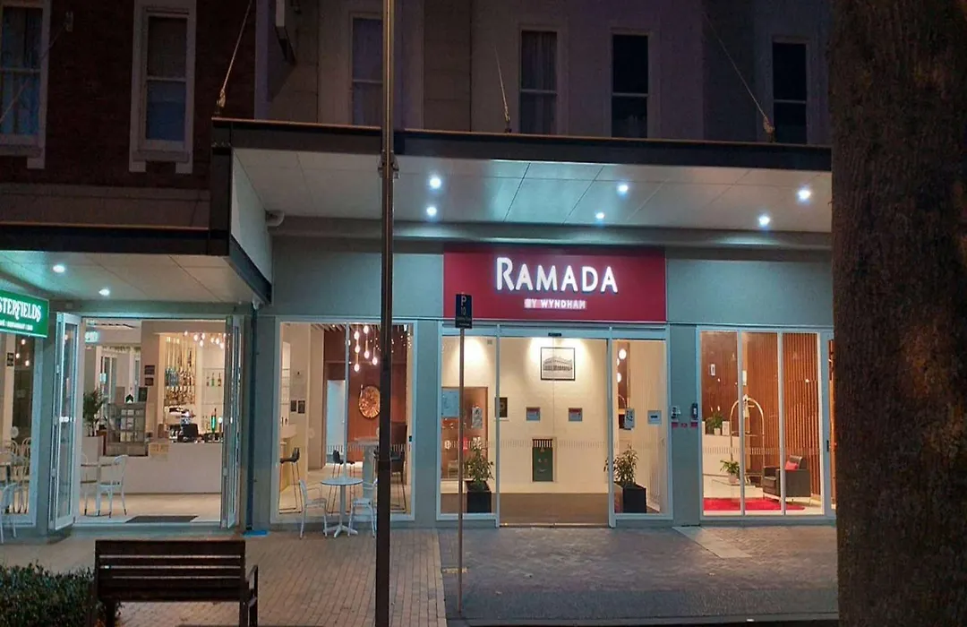 Ramada By Wyndham, Hamilton City Center-1
