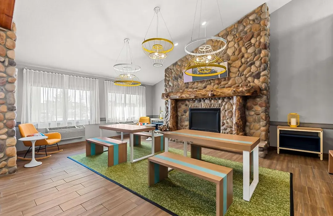Spark By Hilton Cedar Falls-1