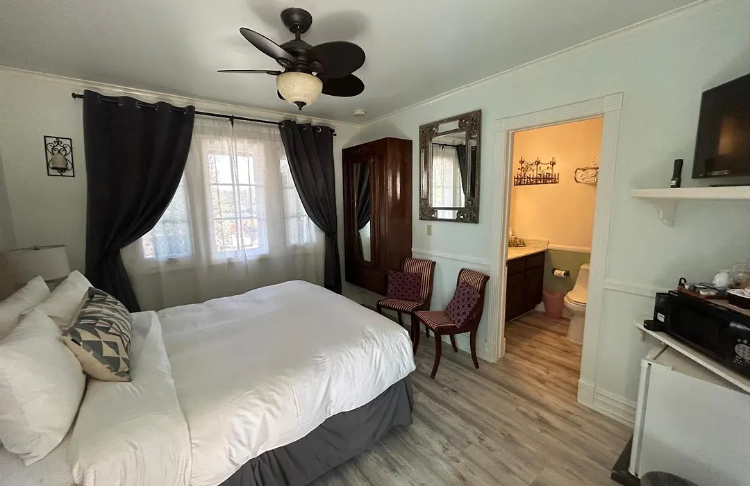 Arrowhead Lake Inn-1