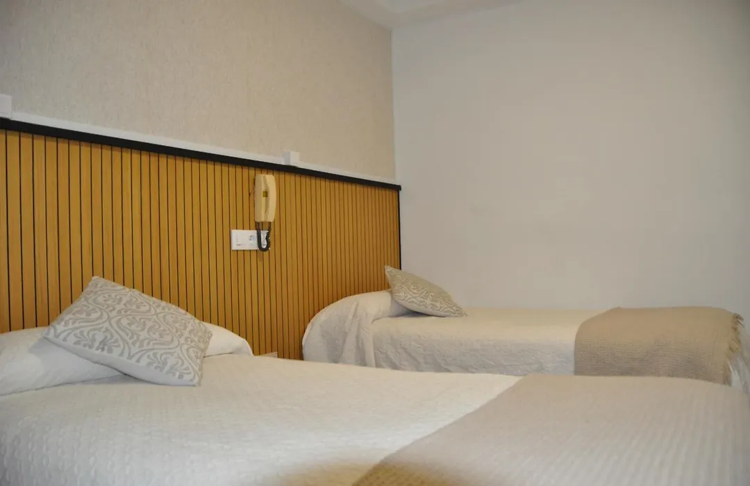 Hostal Ramón y Cajal-1