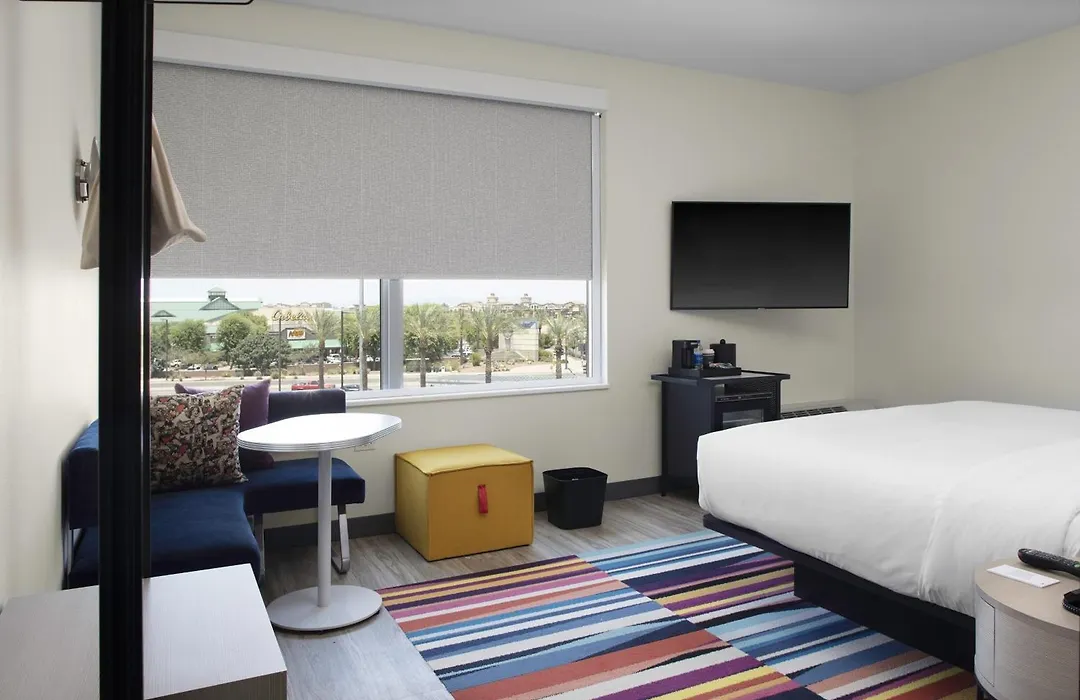 Aloft By Marriott Glendale At Westgate-1