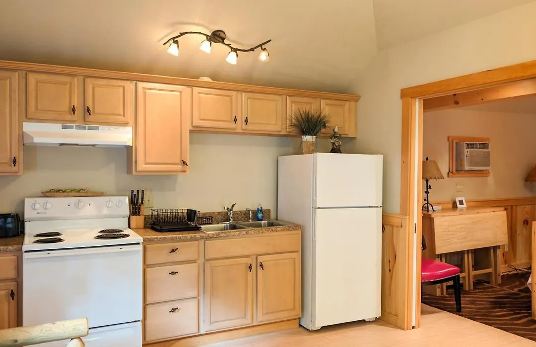 Hinckleys Dreamwood Cottages-1
