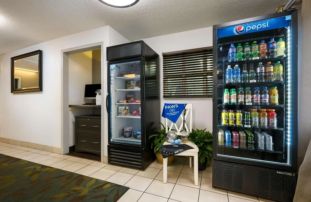 Sonesta Simply Suites Chicago Waukegan-1
