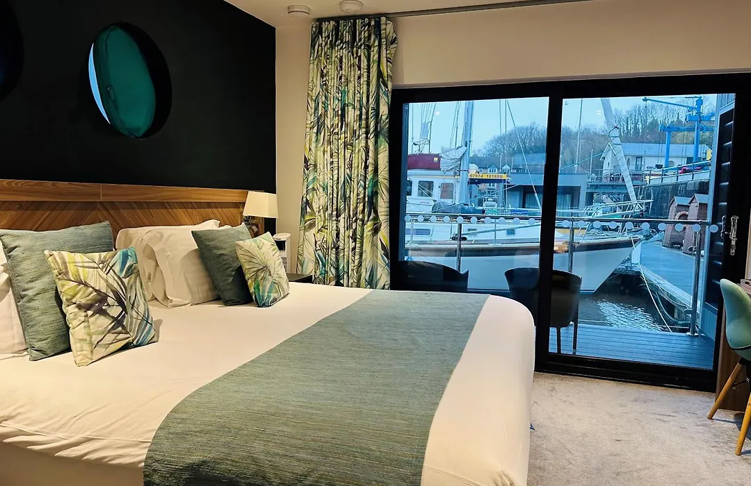 Rooms At Penarth Marina-1