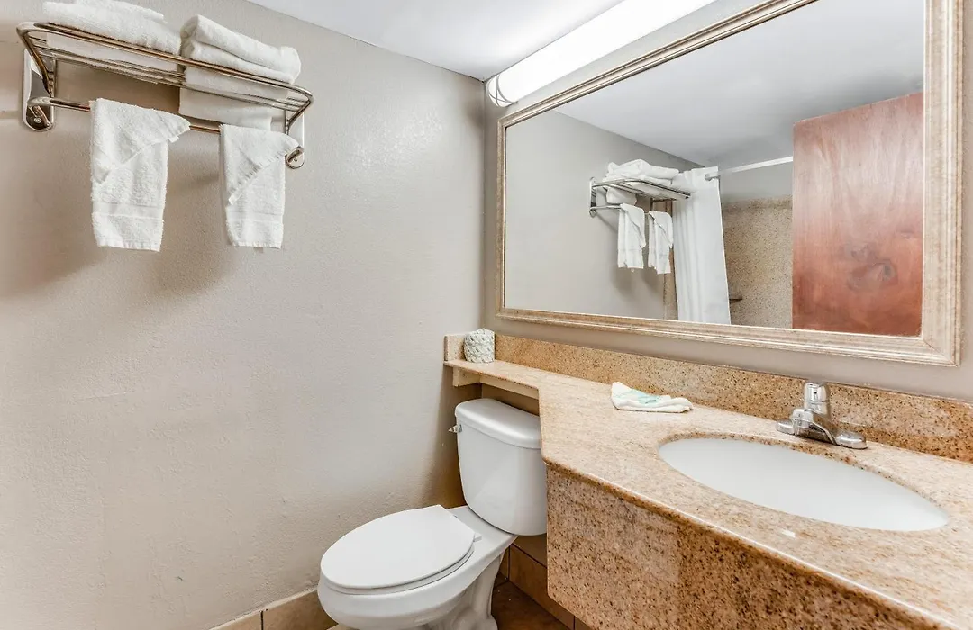 Red Carpet Inn & Suites-1