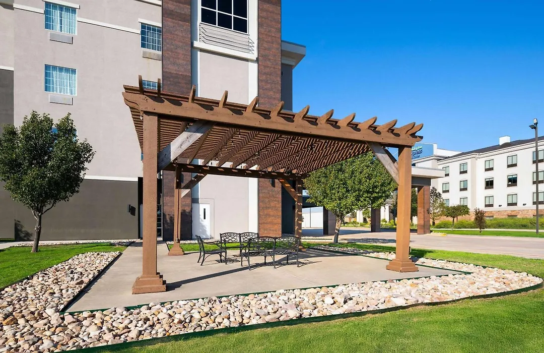 La Quinta By Wyndham Denton - University Drive-1