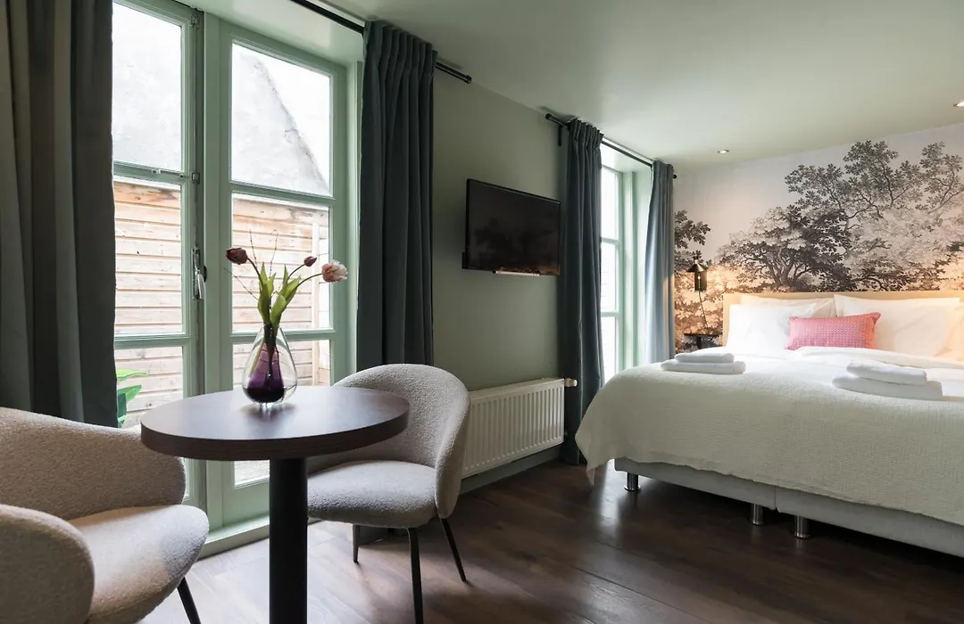 Six Boutique Hotel-1