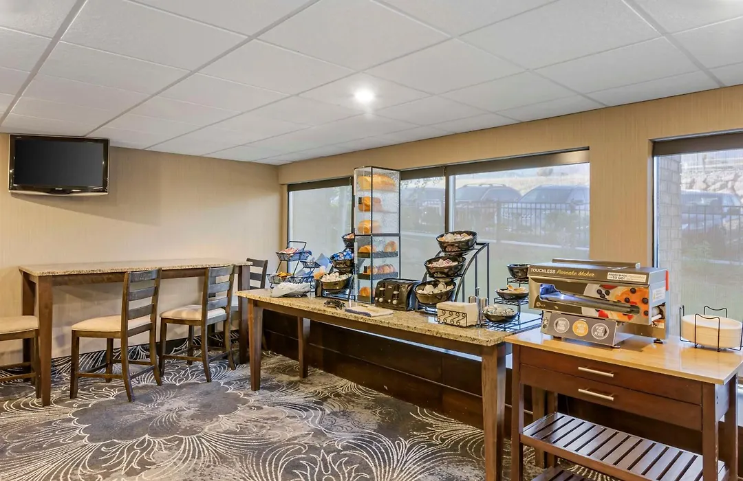 Best Western Plus Landmark Inn-1
