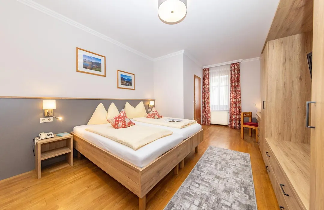 Hotel Lebzelter-1
