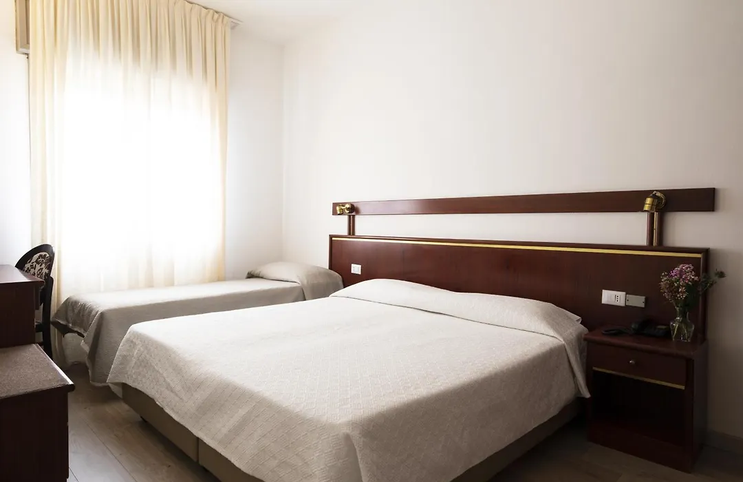 Hotel Vienna-1