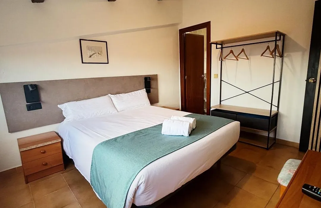 Hostal Legaz-1