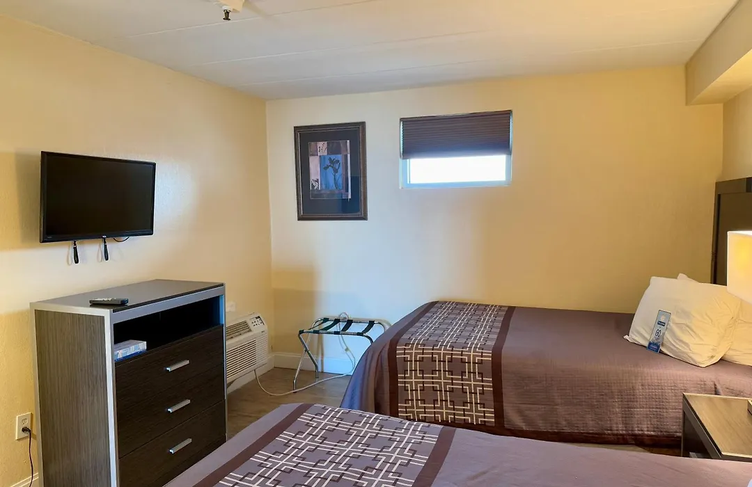 Aquarius Oceanfront Hotel-1