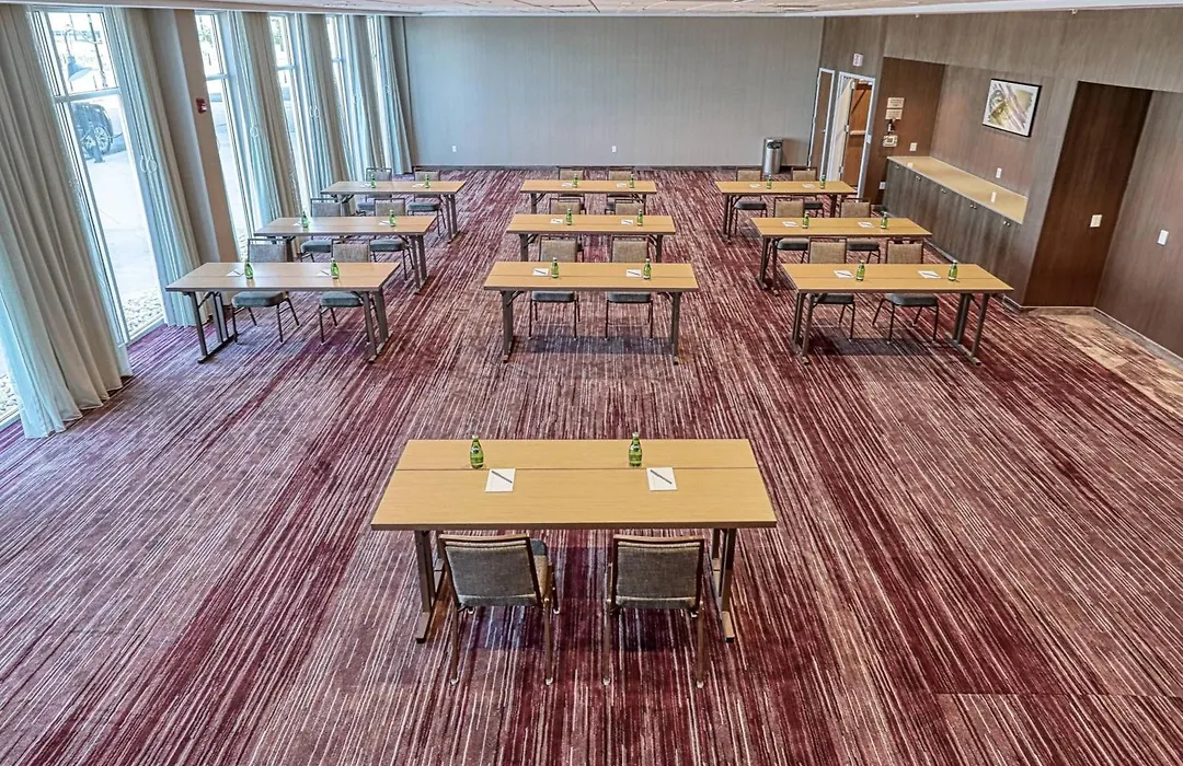 Courtyard By Marriott North Brunswick-1