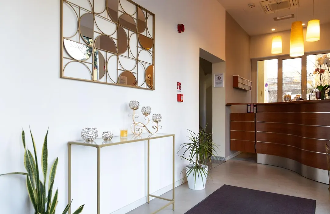 Hotel Giallo-1