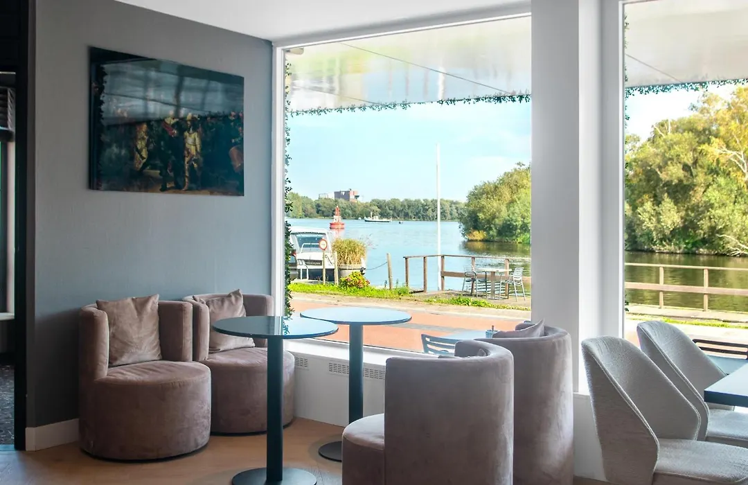 Amsterdam Lake Hotel-1