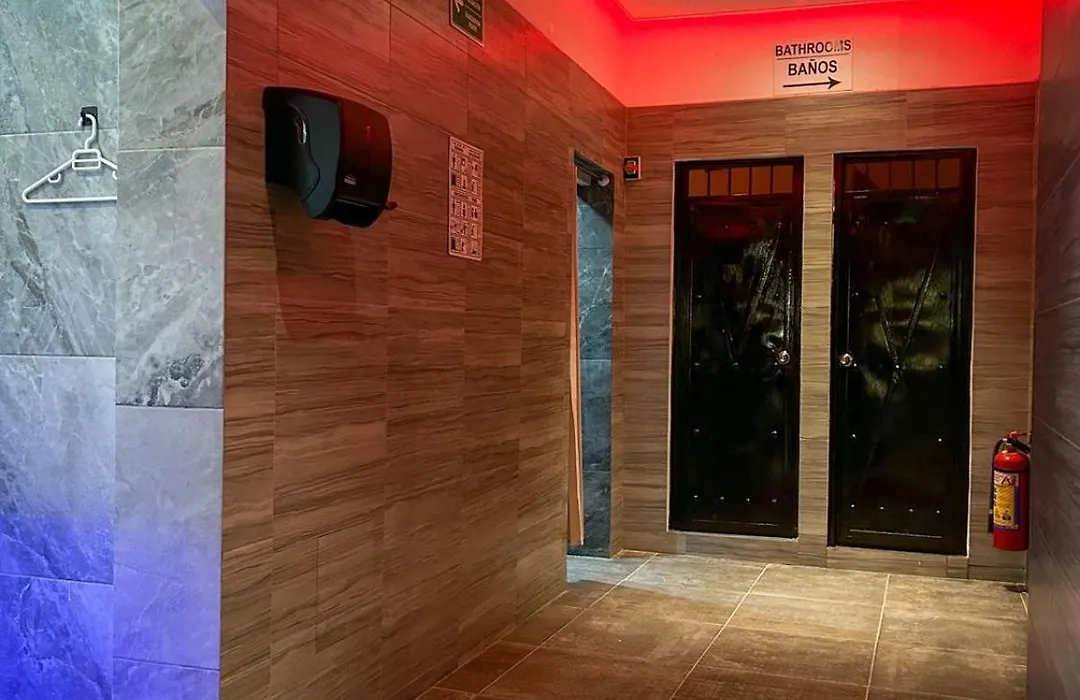 Spartacus Hostel Boutique For Men-1