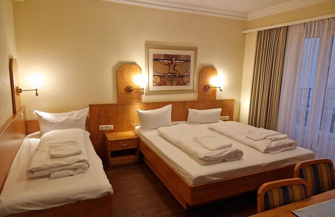 Hotel Wikinger Hof-1