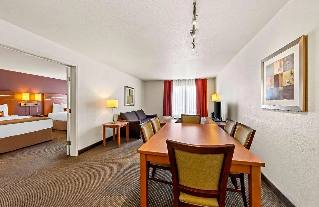 Wingate By Wyndham Calgary South-1