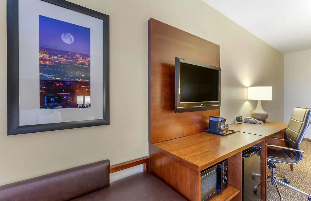 Comfort Suites Glendale - State Farm Stadium Area-1