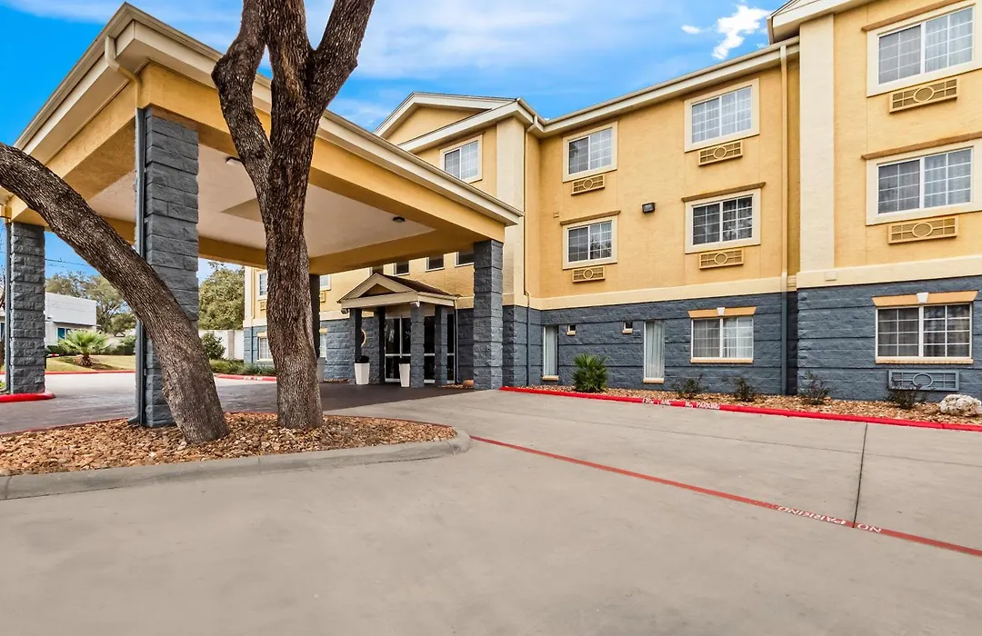 Quality Inn & Suites San Antonio Airport - Stone Oak-1