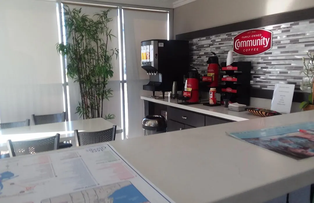 Howard Johnson By Wyndham Historic Lake Charles-1
