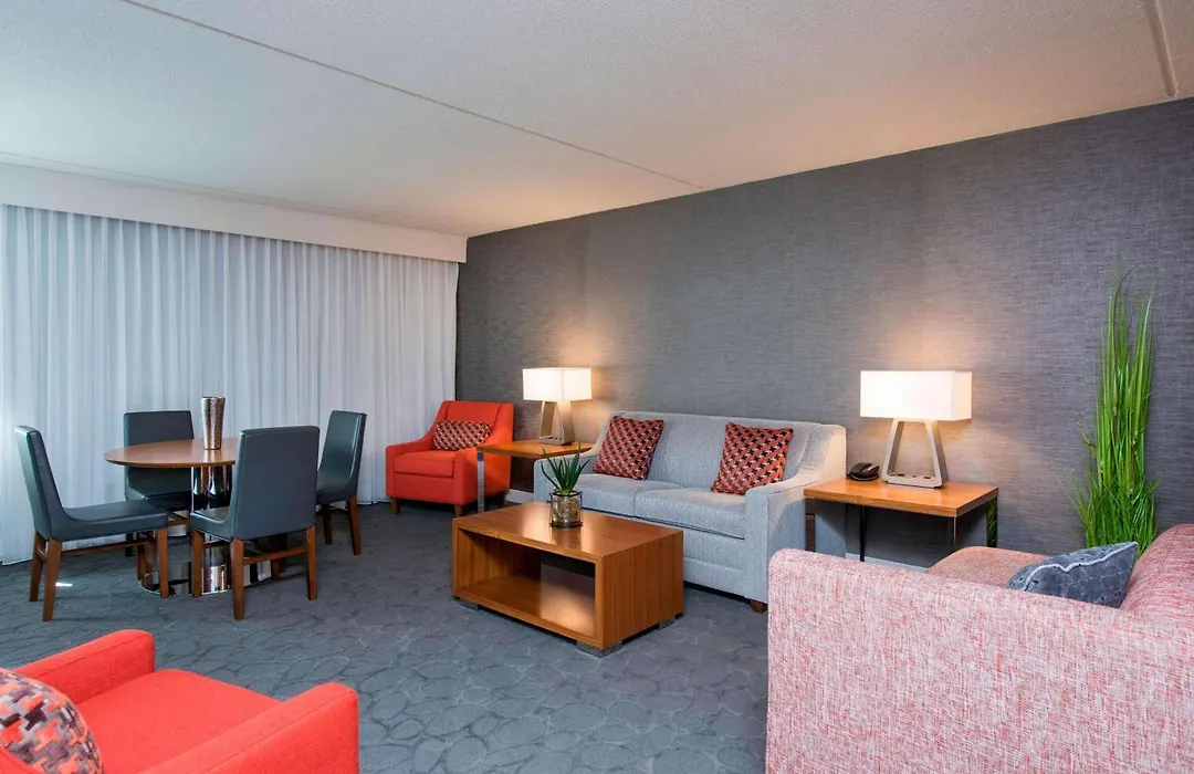 Sonesta Hotel Grand Rapids Airport-1