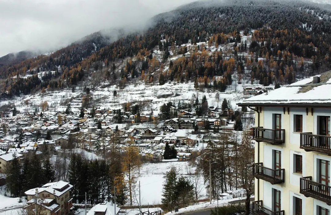 Palace Pontedilegno-1
