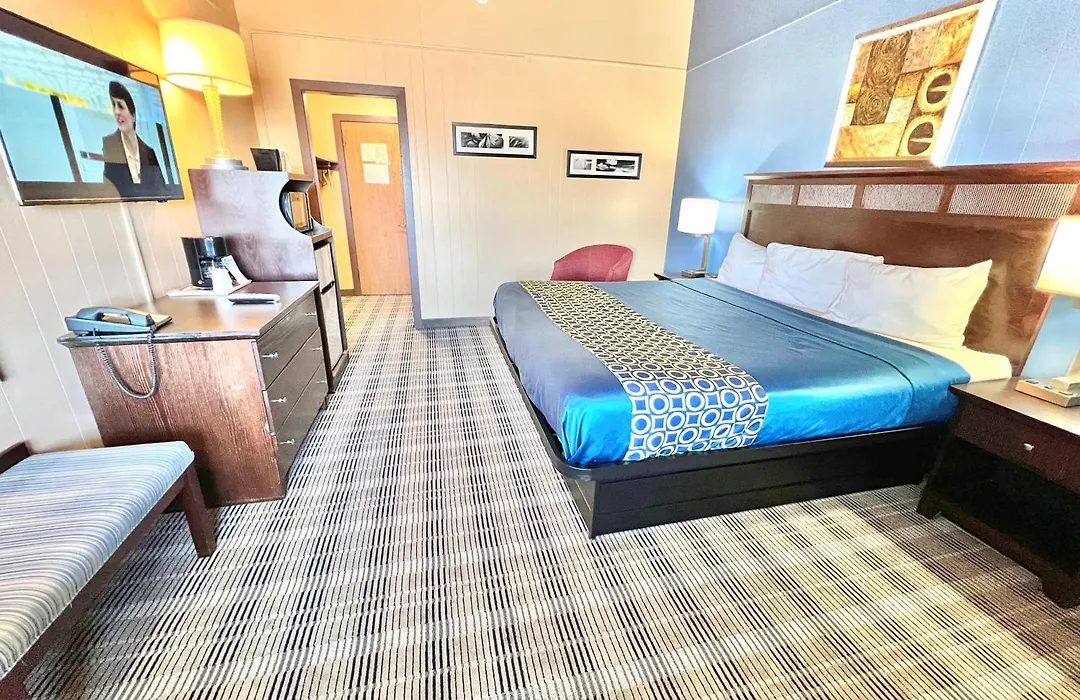 The Crossroads Motel-1
