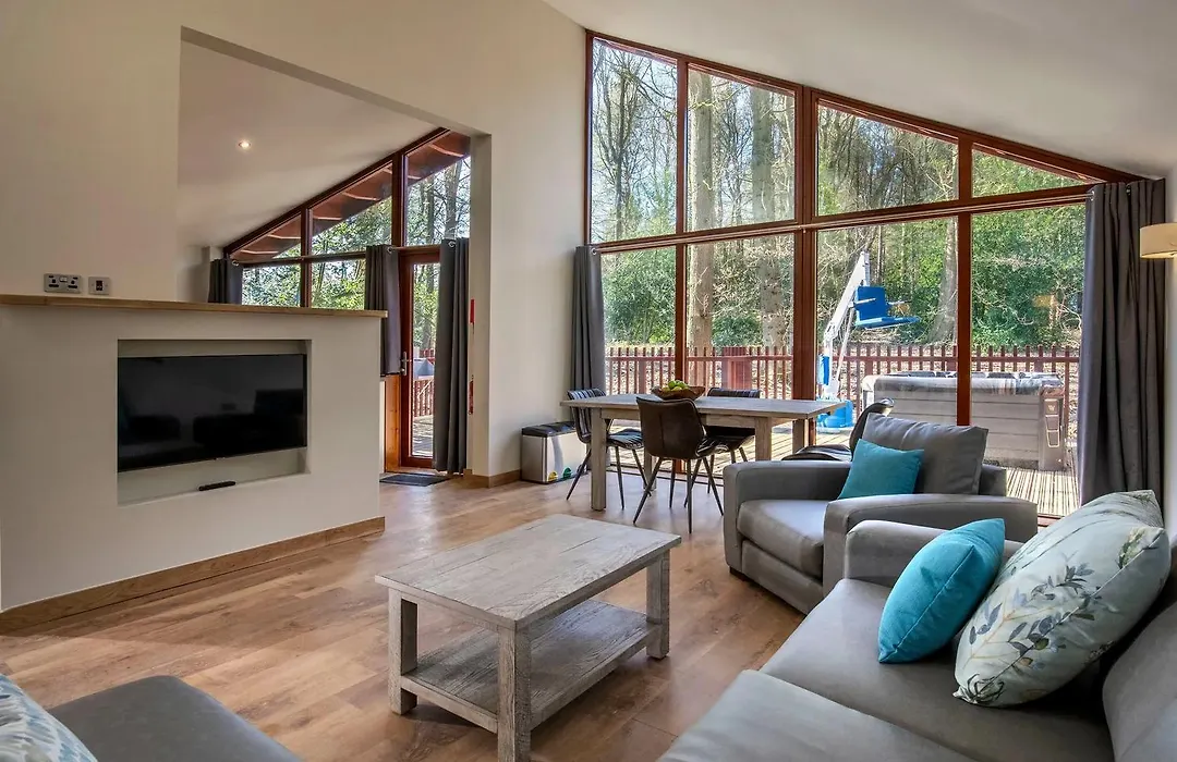 Ardgartan Argyll Cabins - Forest Holidays-1
