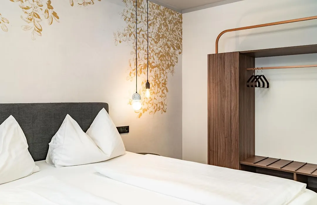 Hotel Lokomotive-1