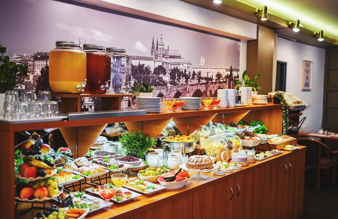 Hotel Charles Central - Operated By Czech Inn-1