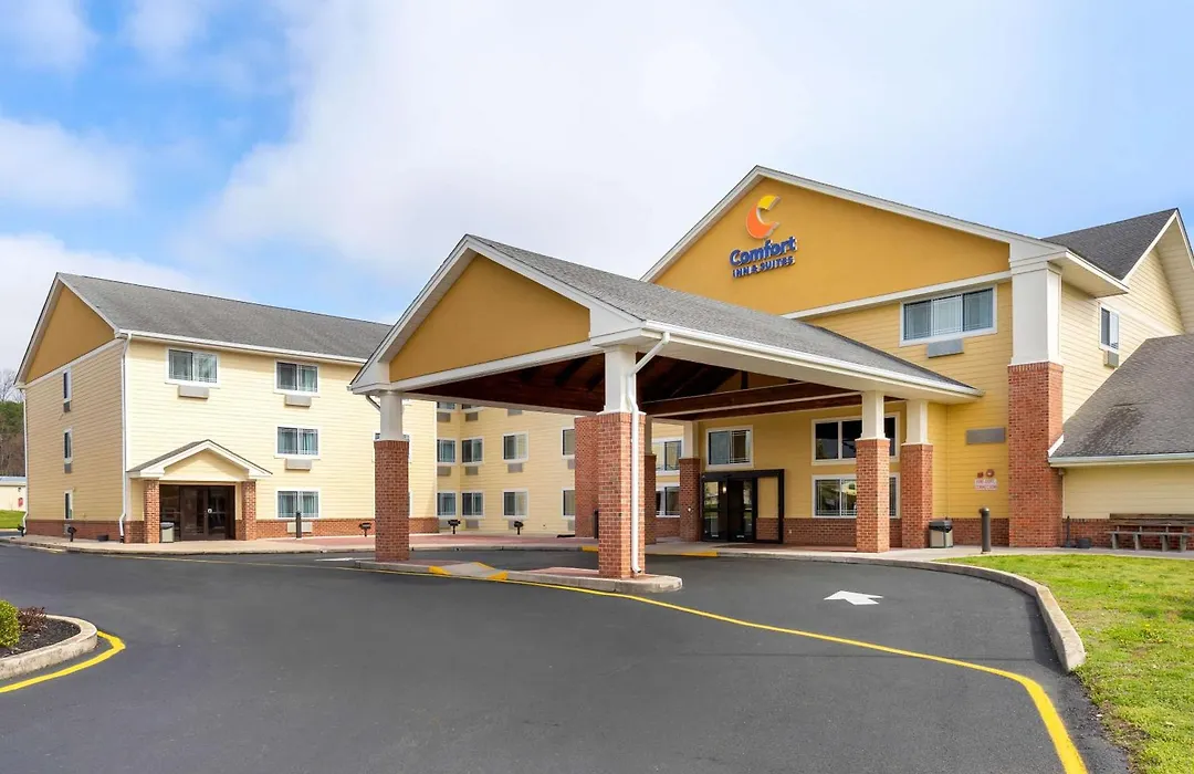 Comfort Inn & Suites Milford-1