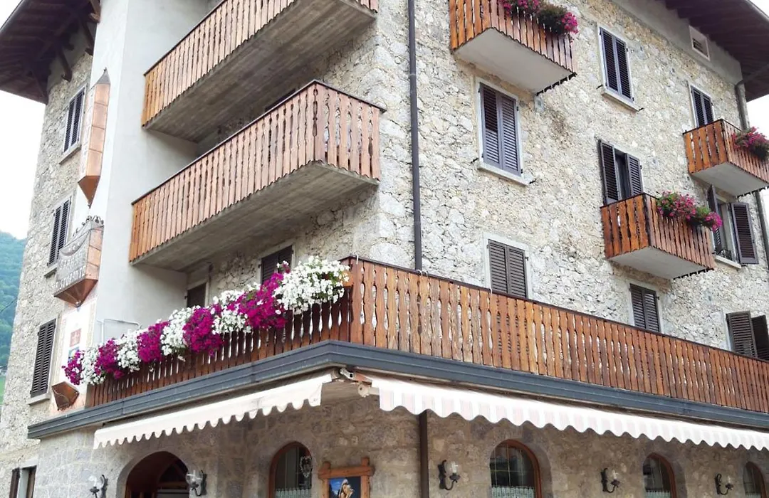 Hotel Carrara-1