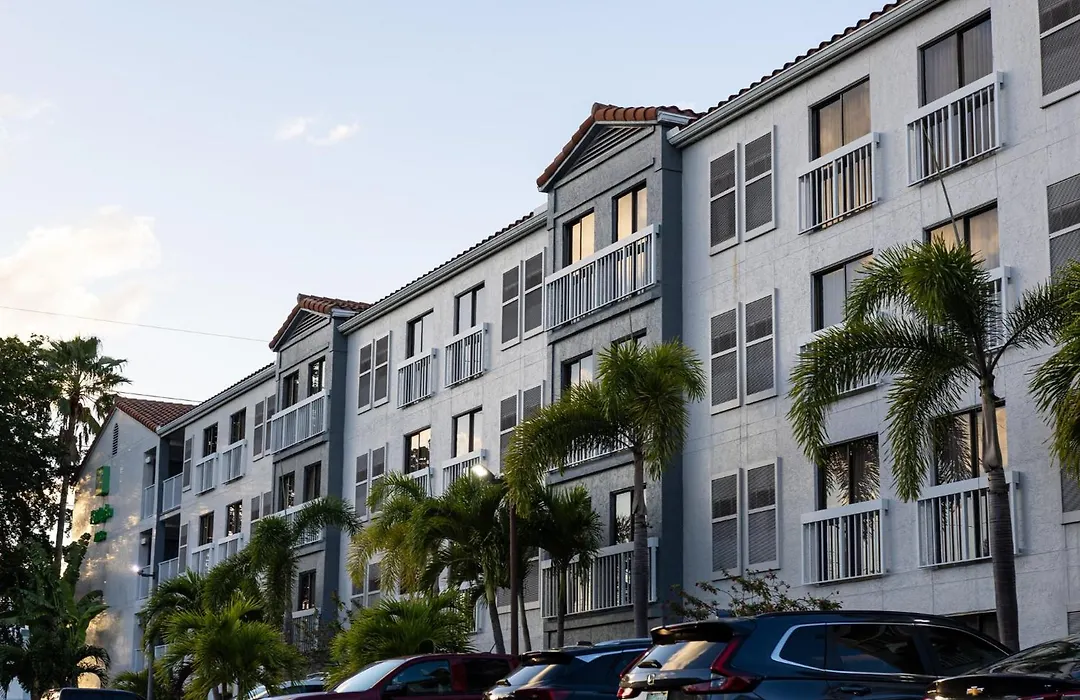 Holiday Inn & Suites Boca Raton - North-1