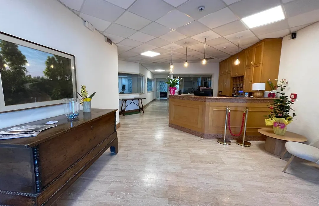 Hotel Clementi-1