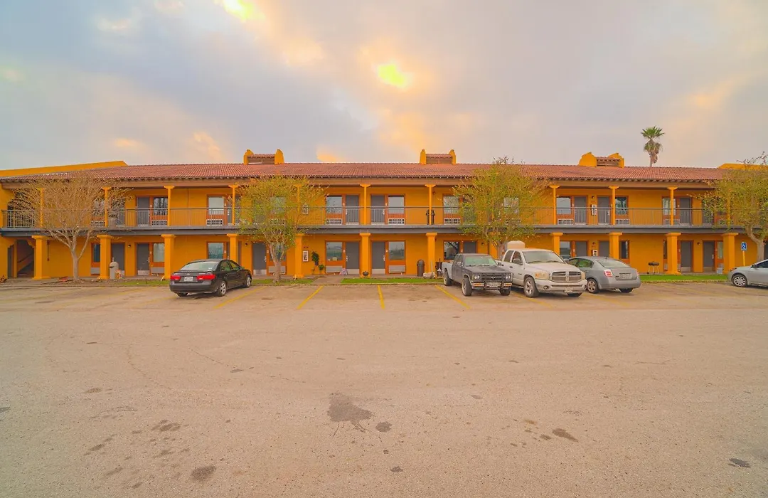 Oyo Hotel Kingsville - Hwy 77-1