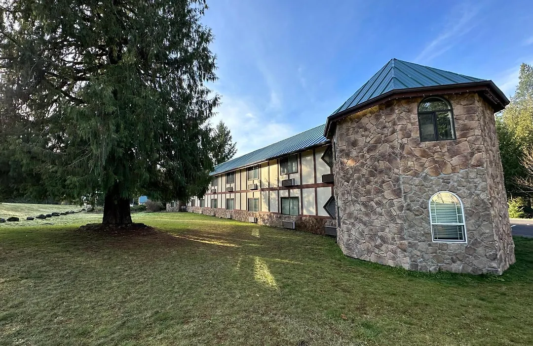Packwood Lodge & Cabins-1