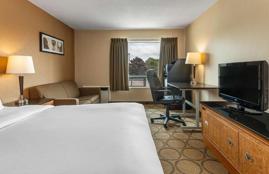 Clarion Pointe-1