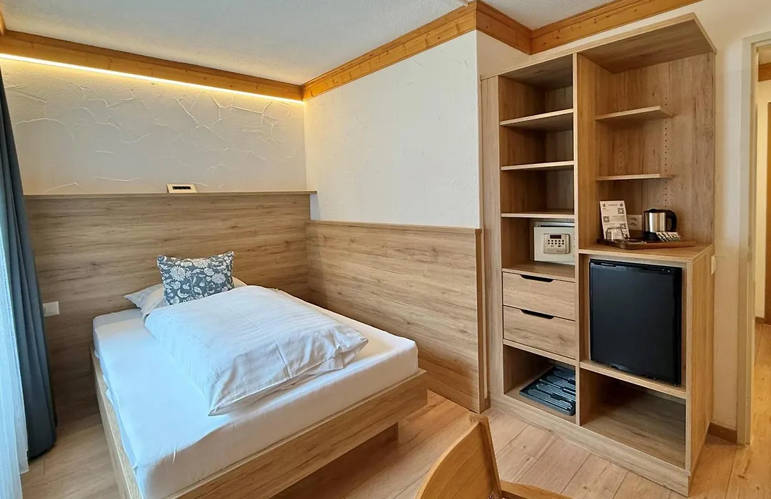 Hotel Crystal-1