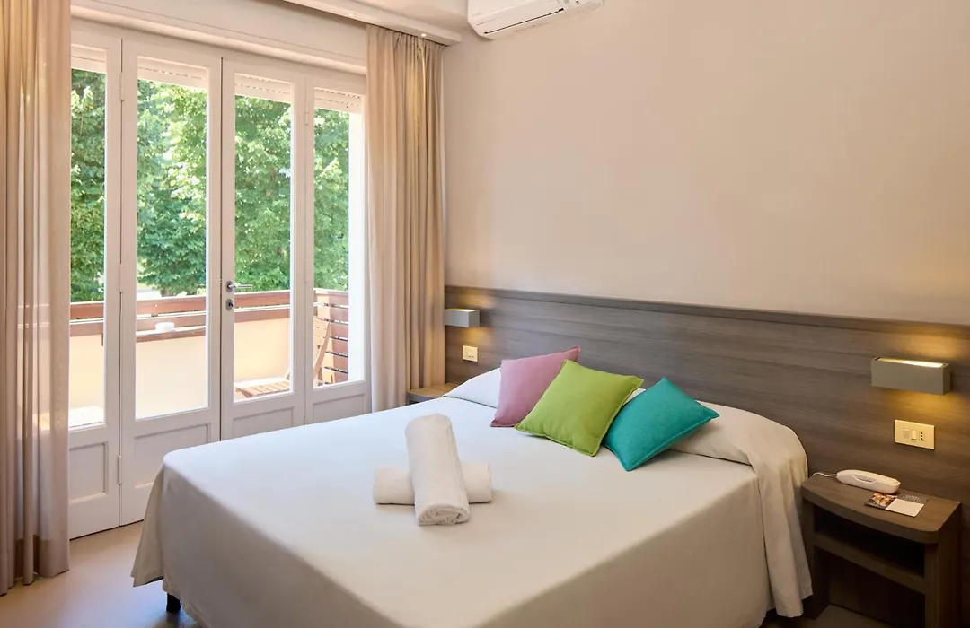 Hotel Crystal-1