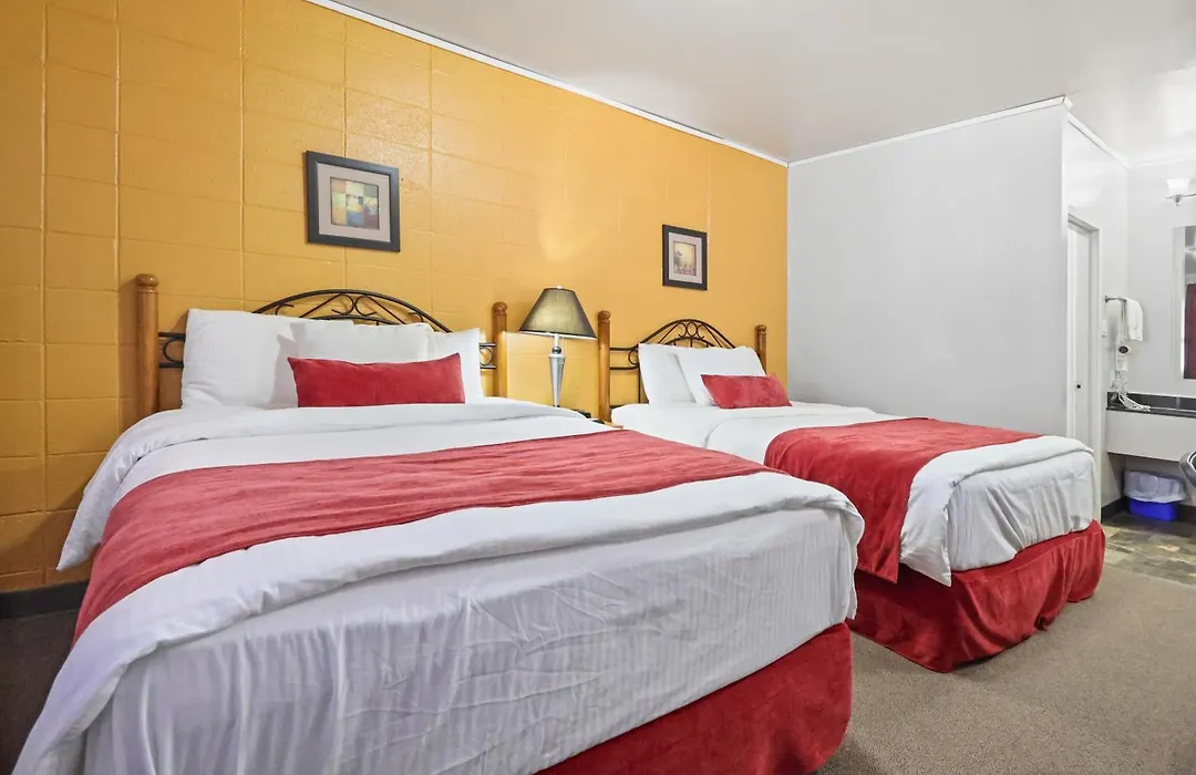Dauphin Inn Express-1
