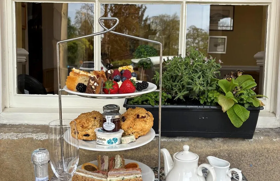 No 6 The Square Tearooms & Accommodation-1