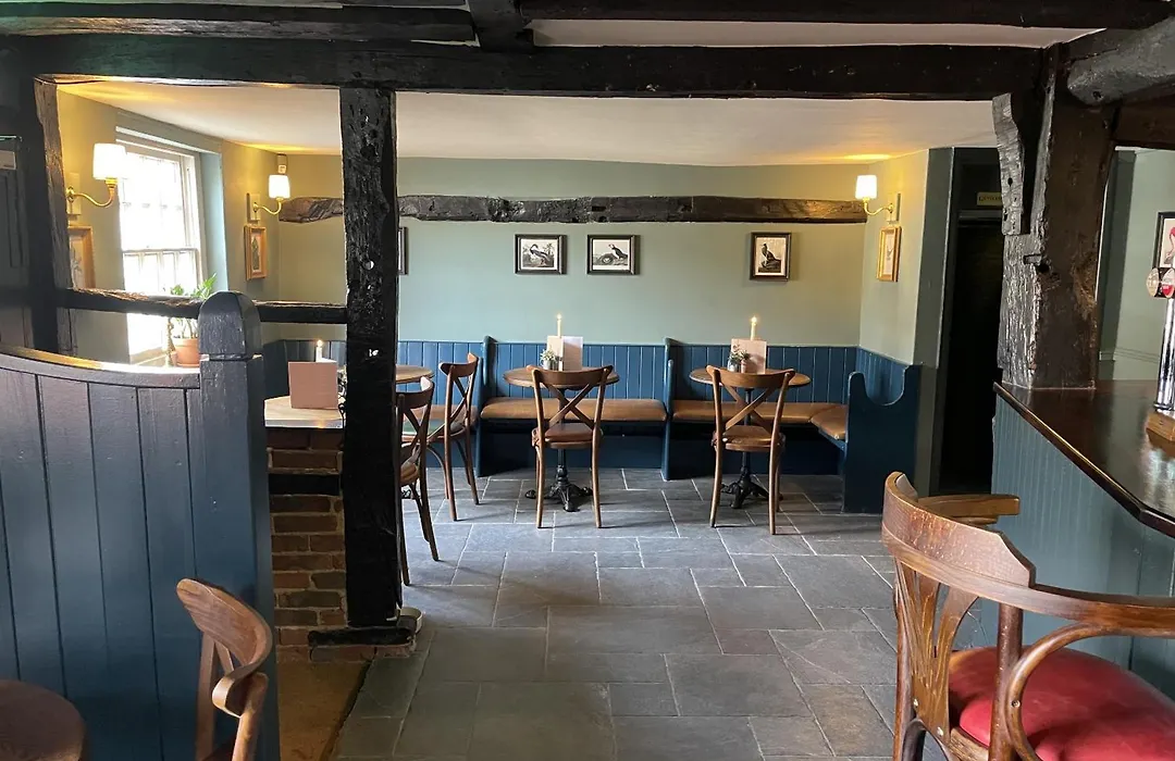 The Plume Of Feathers-1